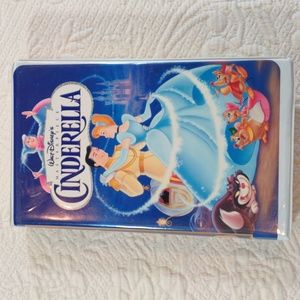 Walt Disney's Cinderella Masterpiece Collection VHS Clamshell Case